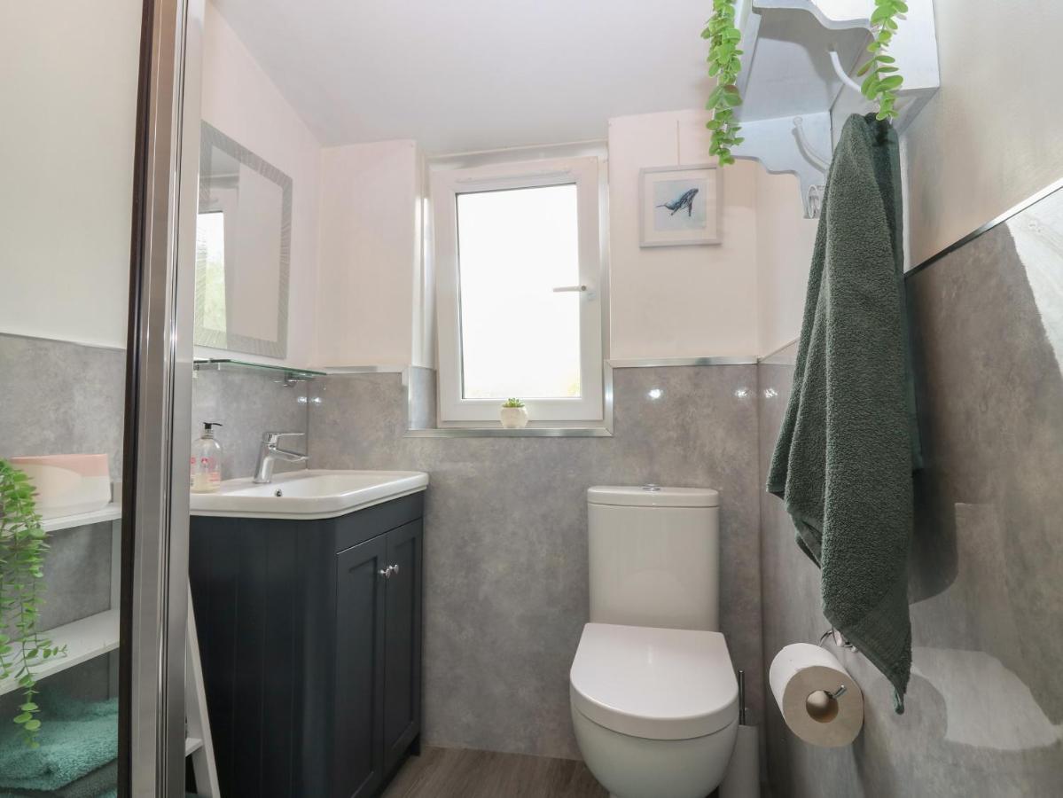 2 Station Road East Apartment Peterculter Bagian luar foto