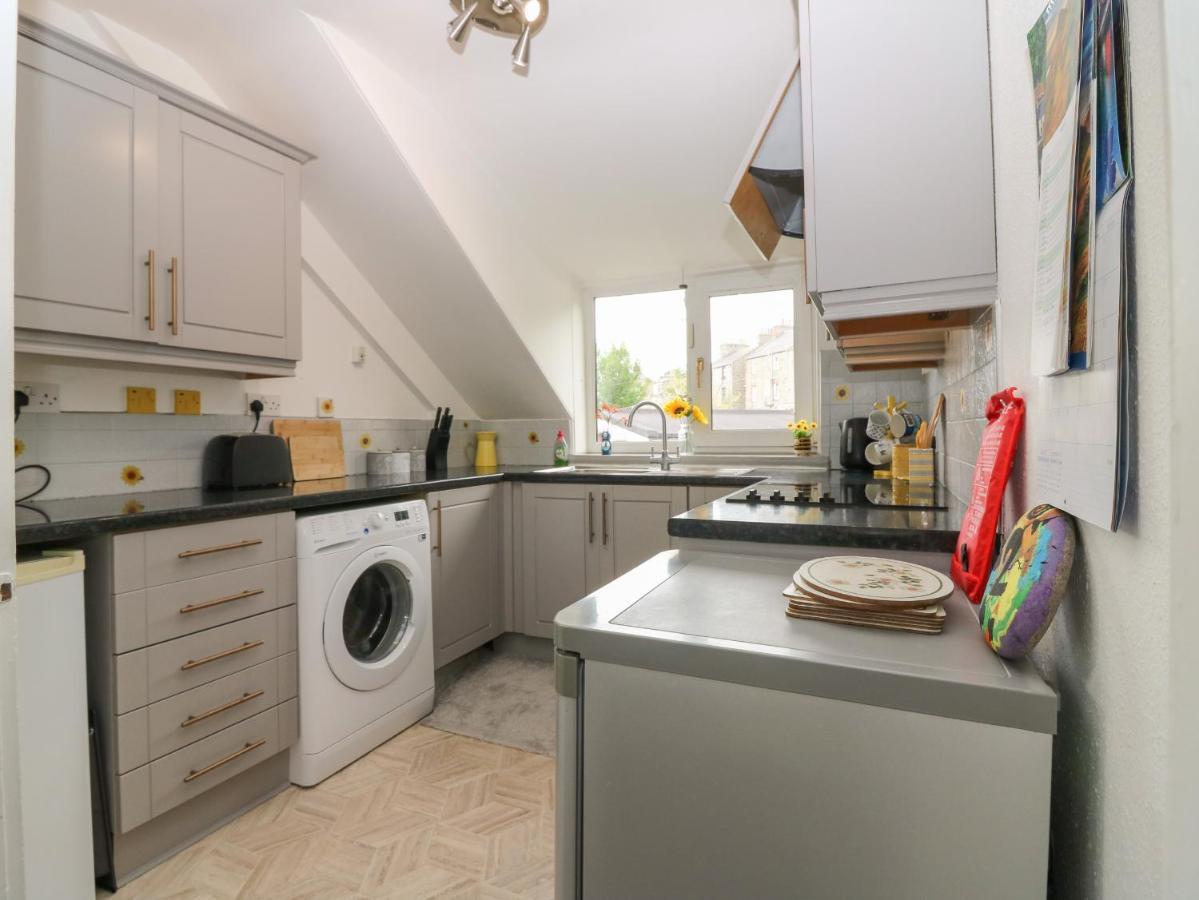 2 Station Road East Apartment Peterculter Bagian luar foto