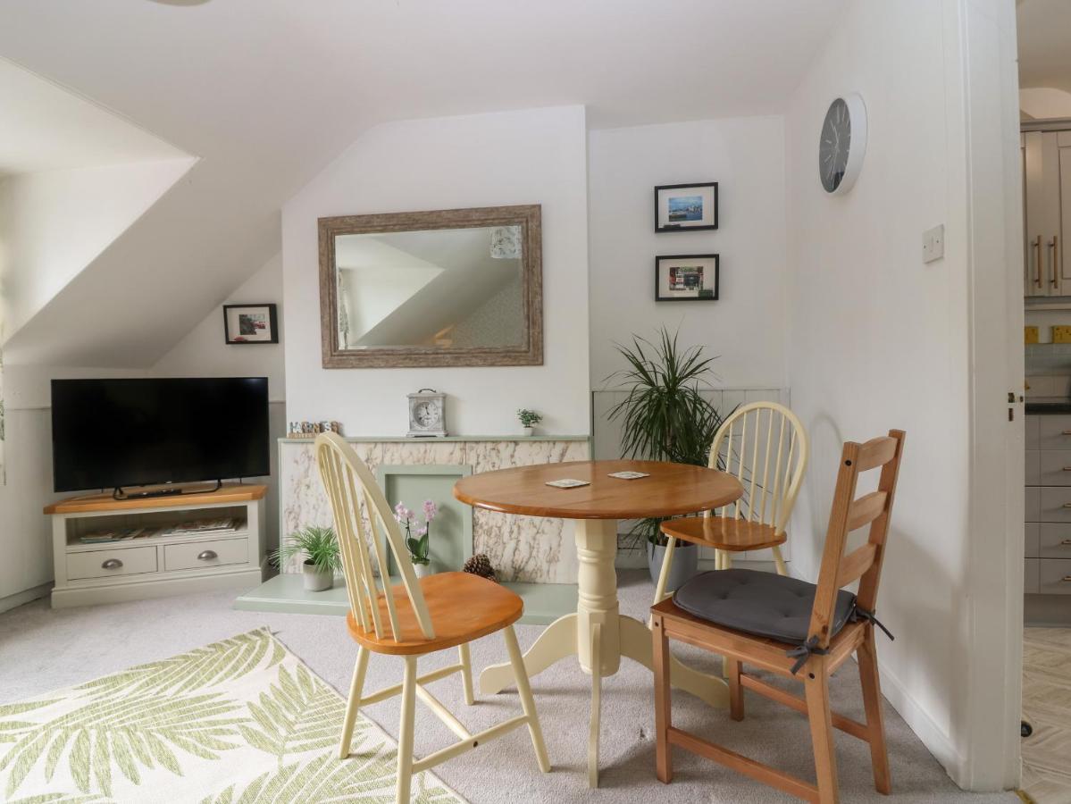2 Station Road East Apartment Peterculter Bagian luar foto