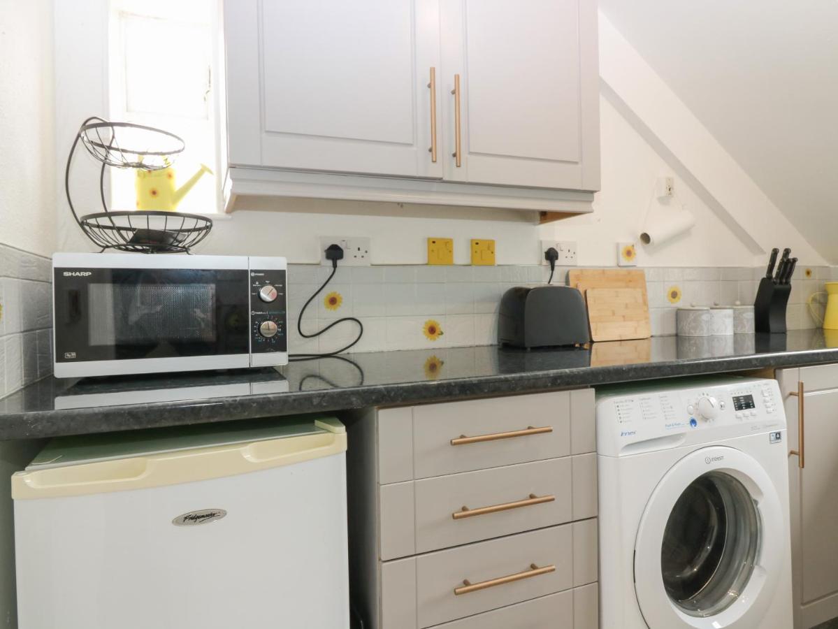 2 Station Road East Apartment Peterculter Bagian luar foto