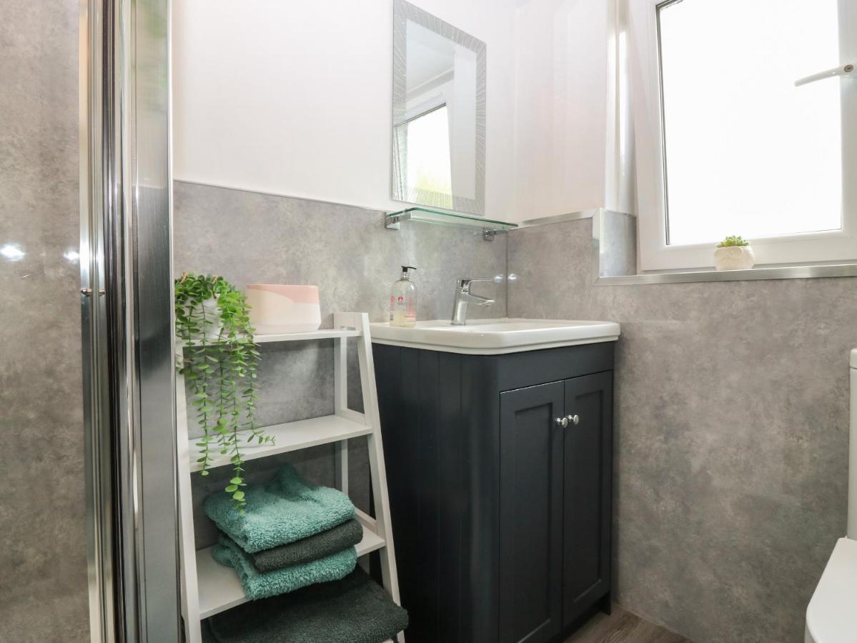 2 Station Road East Apartment Peterculter Bagian luar foto